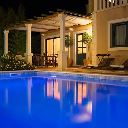 Maha - Pool And Jacuzzi, Included Breakfast * Korcula Town