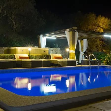 Maha - Pool And Jacuzzi, Included Breakfast Apartment Korcula Town