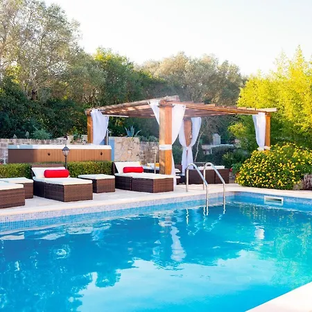 Maha - Pool And Jacuzzi, Included Breakfast