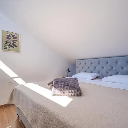 Maha - Pool And Jacuzzi, Included Breakfast Apartment