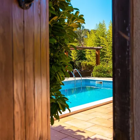 Apartment Maha - Pool And Jacuzzi, Included Breakfast *