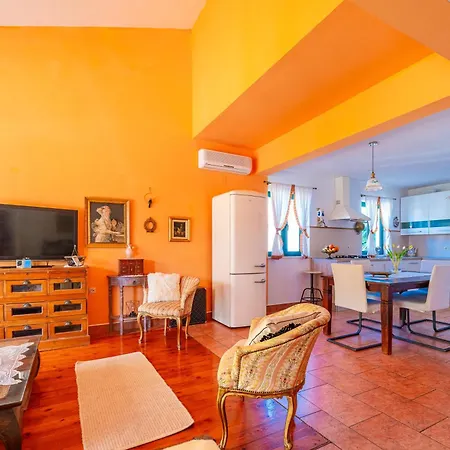 Apartment Maha - Pool And Jacuzzi, Included Breakfast *