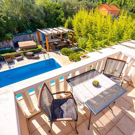 Maha - Pool And Jacuzzi, Included Breakfast Apartment