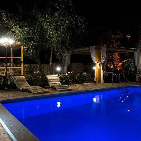 Apartment Maha - Pool And Jacuzzi, Included Breakfast *